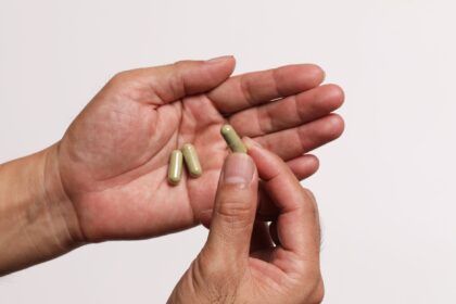Infographic comparing apigenin doses in animal studies versus commercial supplements
