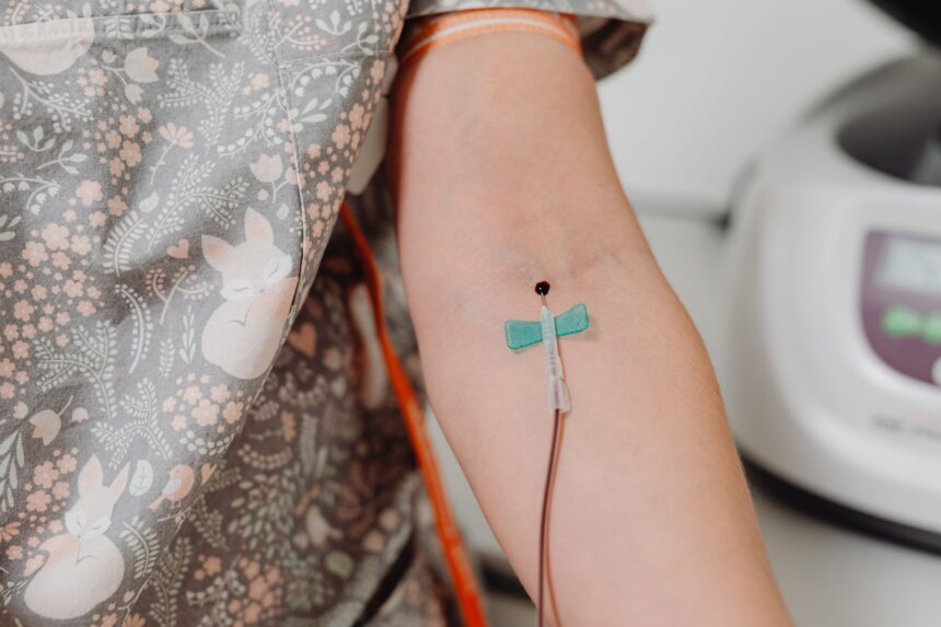 Medical catheter device with FDA safety warning symbol