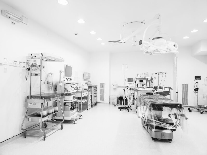 Medical ventilator breathing circuit equipment in hospital intensive care unit