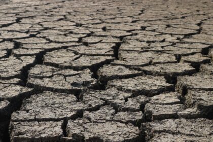 Climate change and health risks infographic showing temperature trends