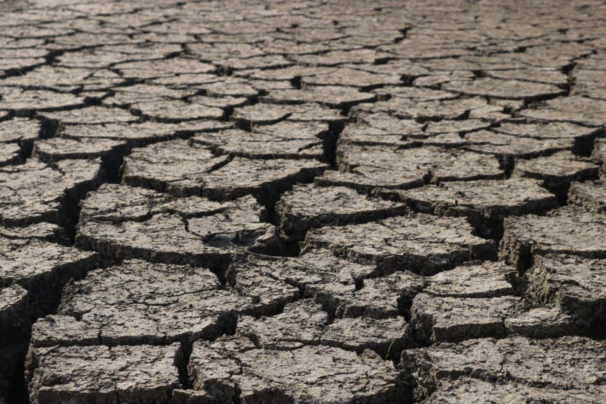 Climate change and health risks infographic showing temperature trends