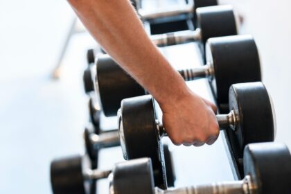 Handheld dynamometer measuring grip strength as indicator of mortality risk and whole-body health