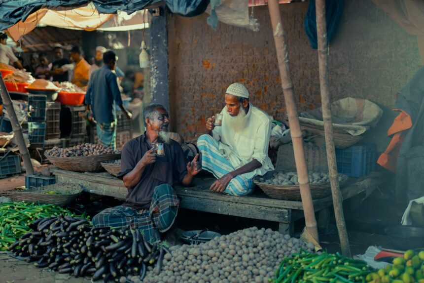 Bar chart showing hypertension diagnosis and treatment rates by wealth quintile in Bangladesh