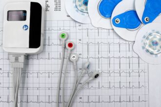 Infographic showing magnesium's effects on heart failure, stroke, diabetes, and mortality risk