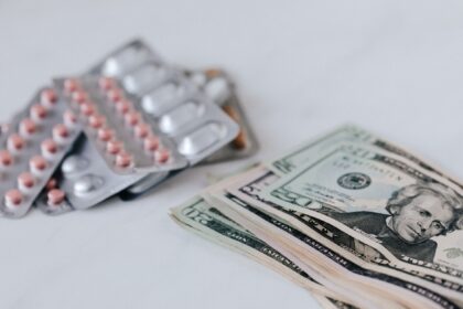 Chart showing 7.3% increase in U.S. healthcare spending 2025 driven by GLP-1 medications