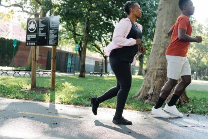 Infographic showing age-dependent step count plateaus for mortality benefit: 6,000–8,000 steps for adults 60+, 8,000–10,000 for younger adults