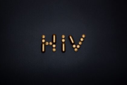 Illustration of bispecific antibody targeting HIV envelope proteins gp120 and gp141