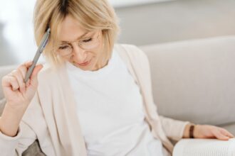 Chart showing IQ recovery by iodine supplementation timing: maternal iodine repletion before conception recovers ~12 points, prenatal supplementation in deficient mothers recovers 8.7 points