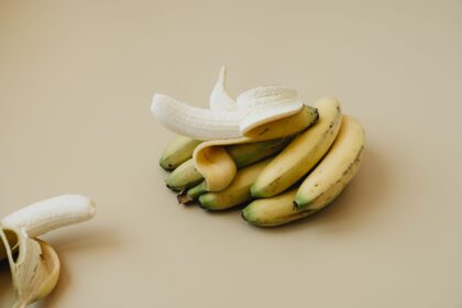 Chart showing American potassium intake versus recommended Adequate Intake levels for men and women