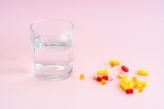 Bar chart comparing protective effects of natto versus total soy intake on neurocognitive health