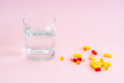 Bar chart comparing protective effects of natto versus total soy intake on neurocognitive health