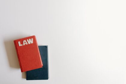 Conceptual diagram comparing legal and scientific frameworks for causation in product liability