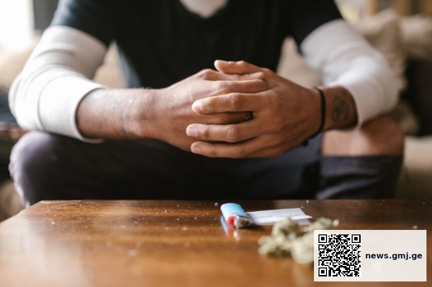 Smartphone displaying health intervention text messages for cannabis use reduction