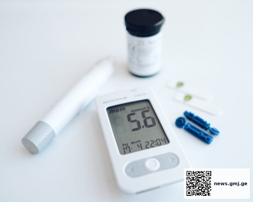 Clinical expert discussing continuous glucose monitoring device and childhood health outcomes